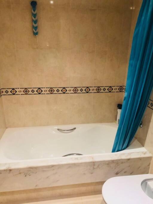 Piso Moderno Apartment Саррия Екстериор снимка