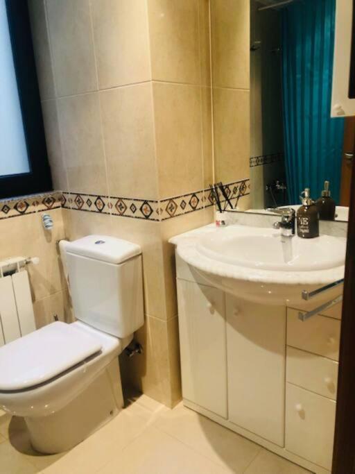 Piso Moderno Apartment Саррия Екстериор снимка